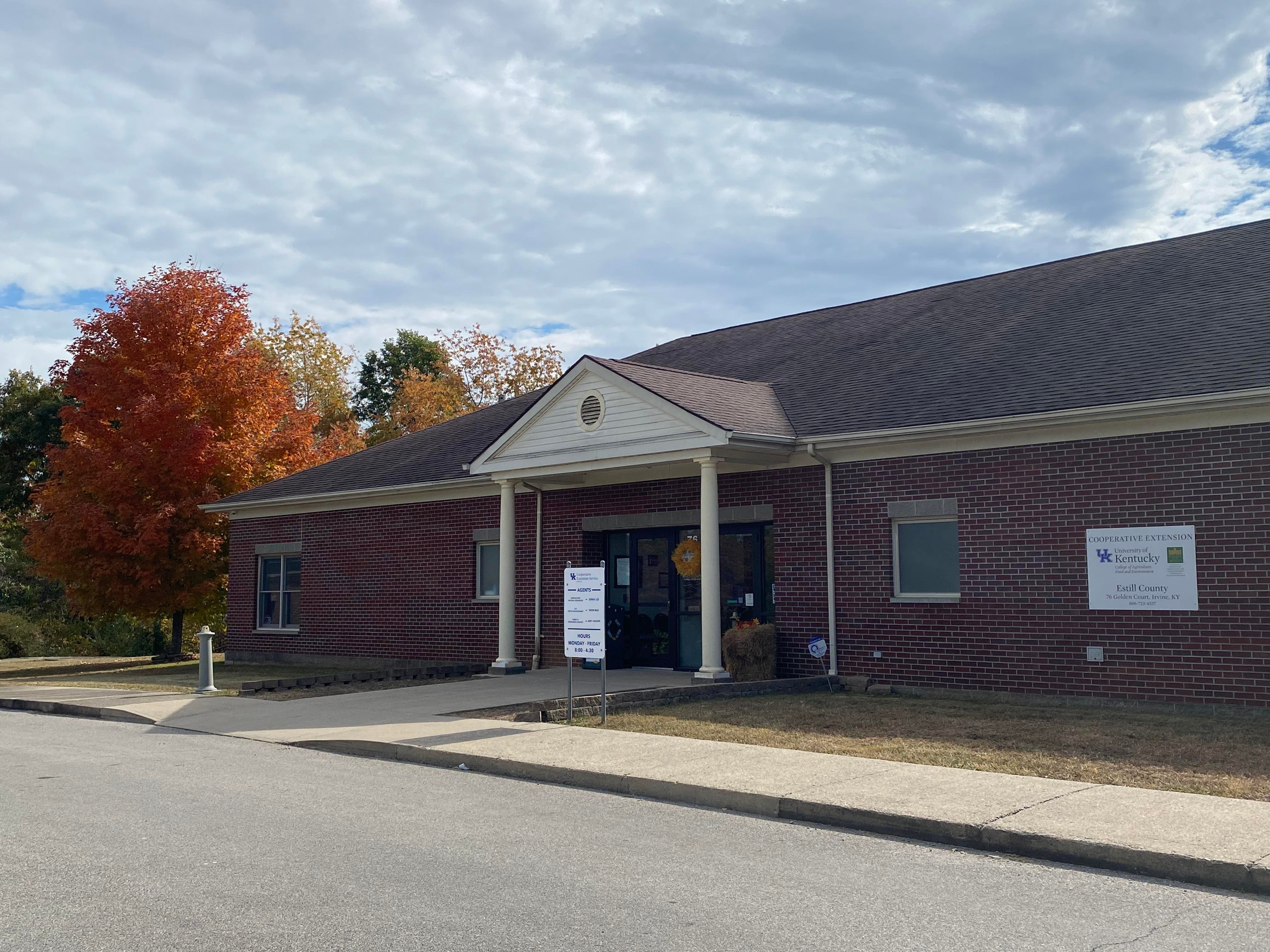 Entrance to the Estill County Extension Office