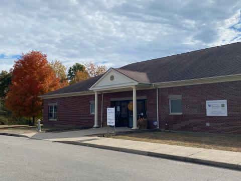 Front entrance of the Estill County Extension Office